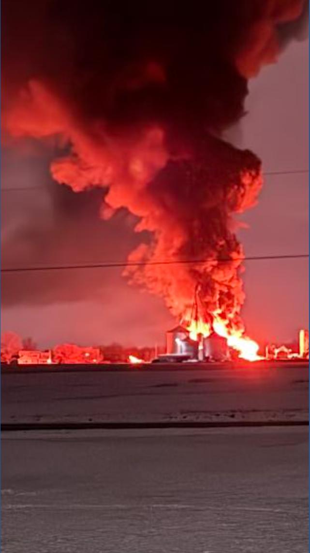 Emergency crews respond to large barn fire in Cumberland County | fox43.com
