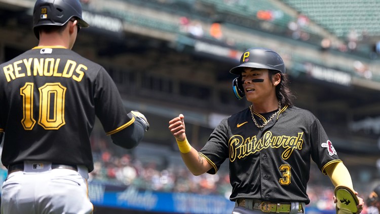 Joe homers against former team, Pirates beat Giants