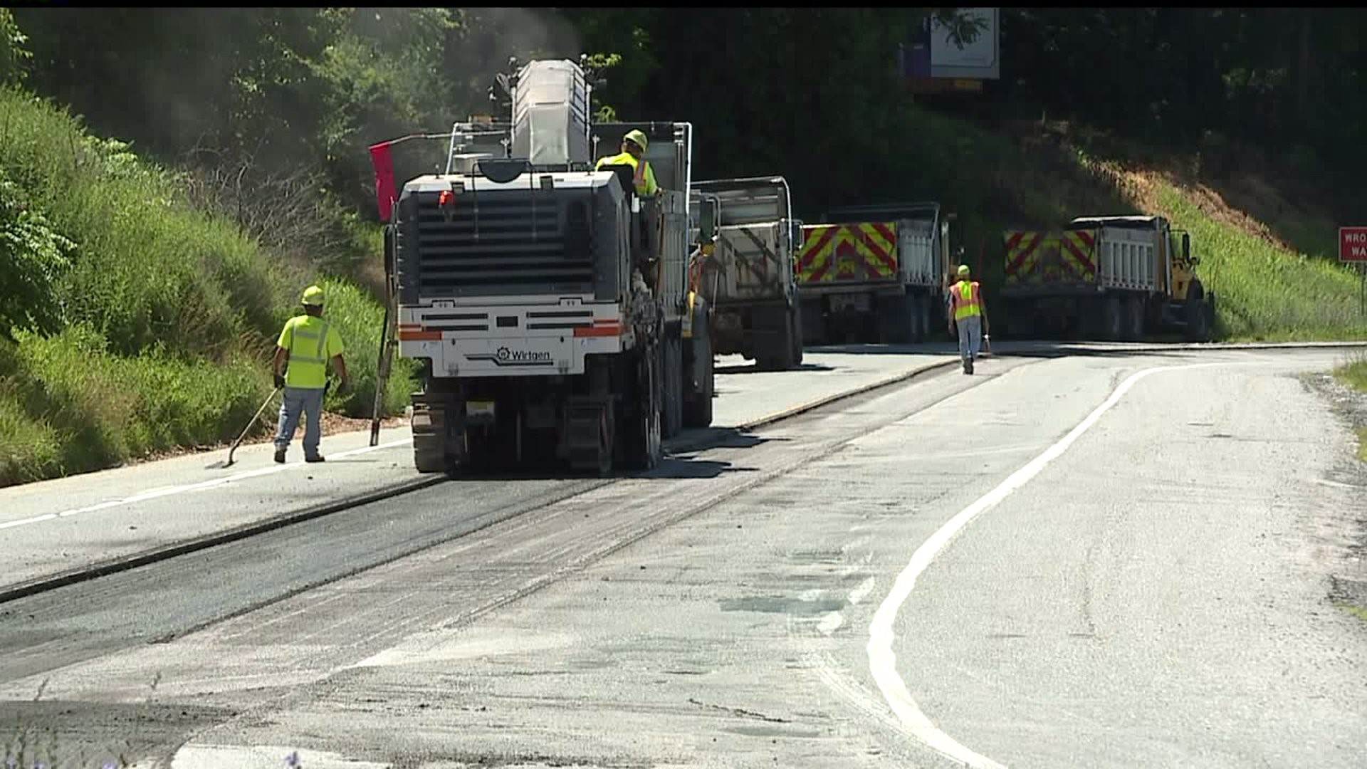 Milling and paving to impact I-83 and I-81