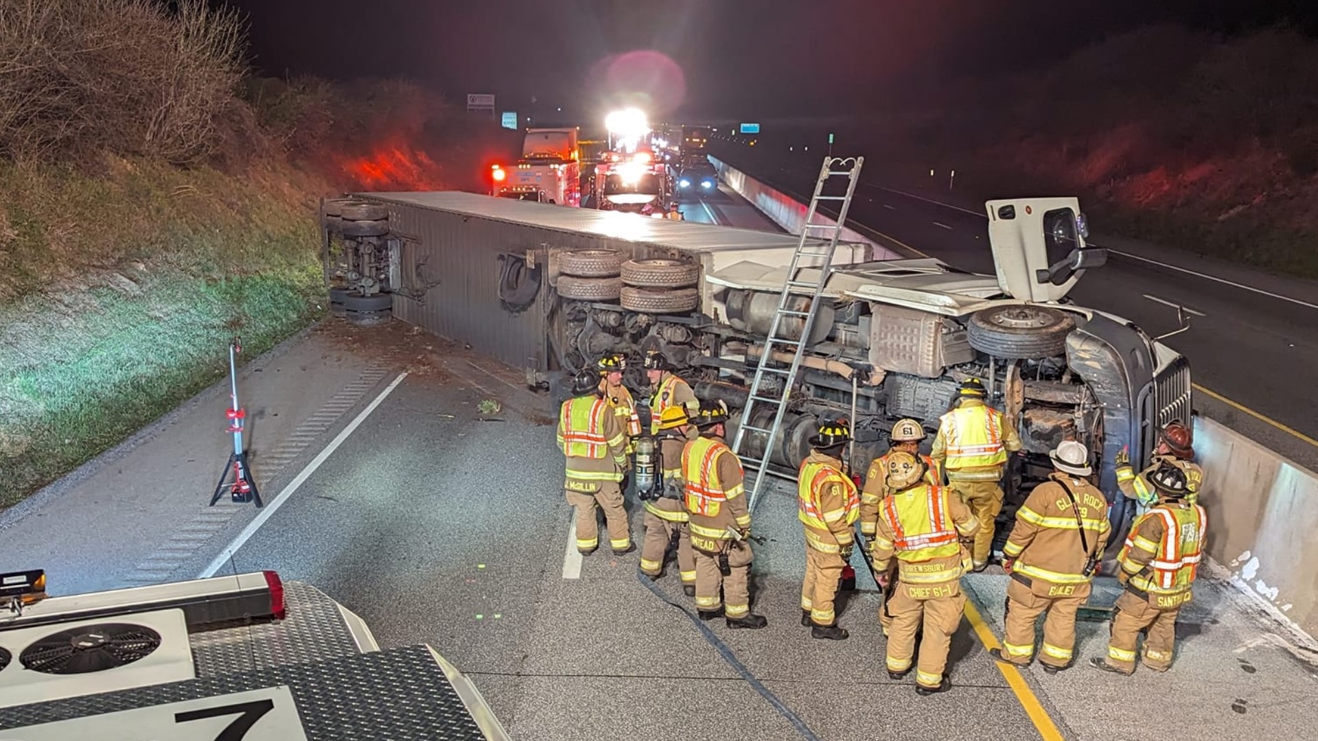 I-83 reopens in York County after tractor trailer crash | fox43.com