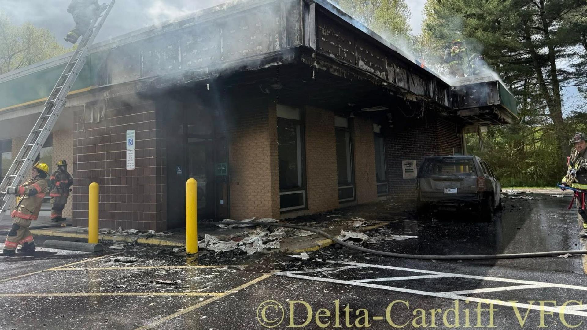 15 displaced, 1 dead after large apartment fire in Lancaster County ...