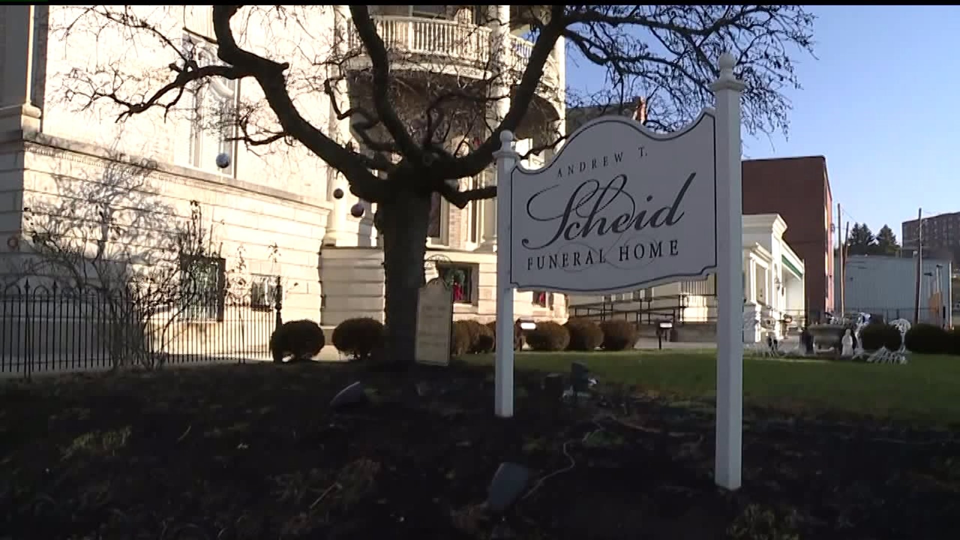 Customers of funeral home allege mistreatment and poor service