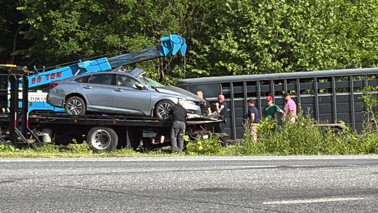 Coroner responds to vehicle crash in Lebanon County | fox43.com