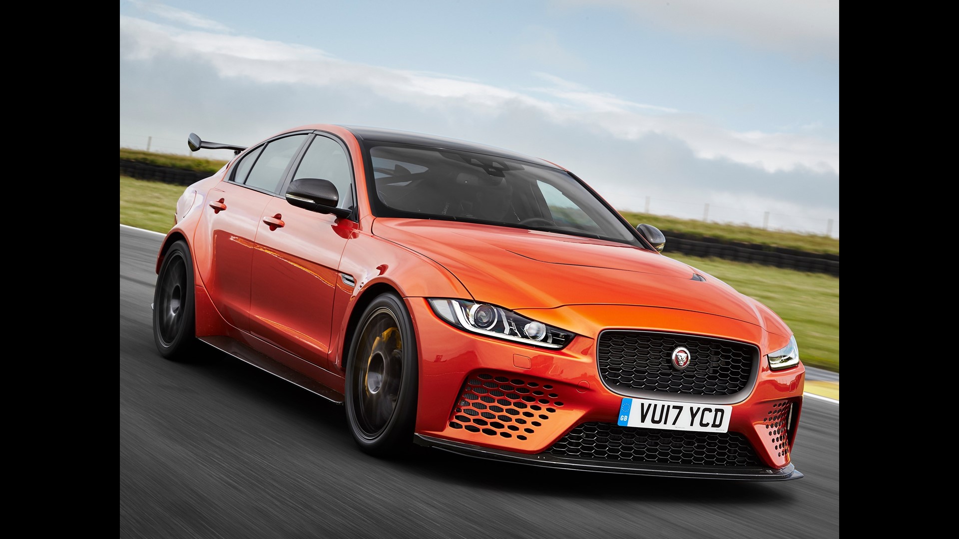 Jaguar unveils its fastest passenger car ever, capable of going 060