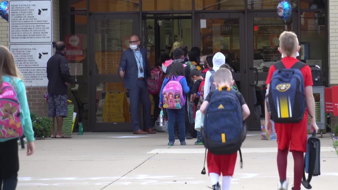 Non-profit organization teams with Lancaster school to make it easier for new immigrants and refugees to adjust to life in the U.S. - Vimarsana News
