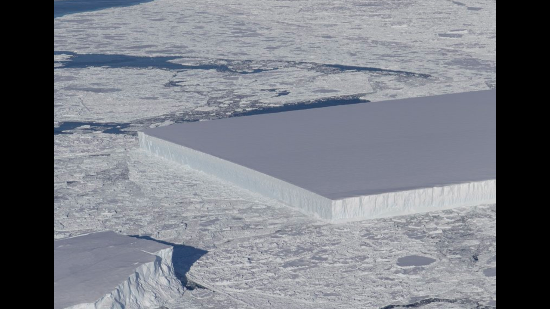 Perfectly rectangular iceberg found in Antarctica | fox43.com