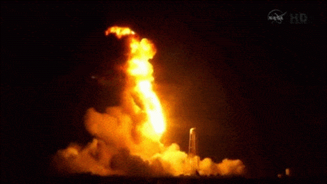 VIDEO: Rocket explodes during “live” launch | fox43.com