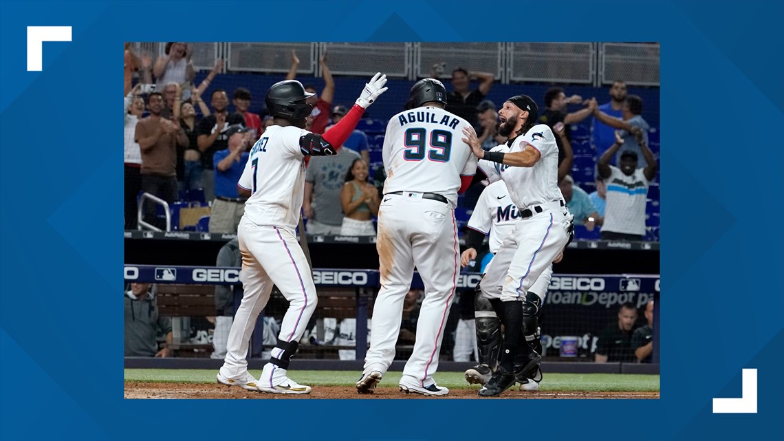 Marlins rally past Pirates 54