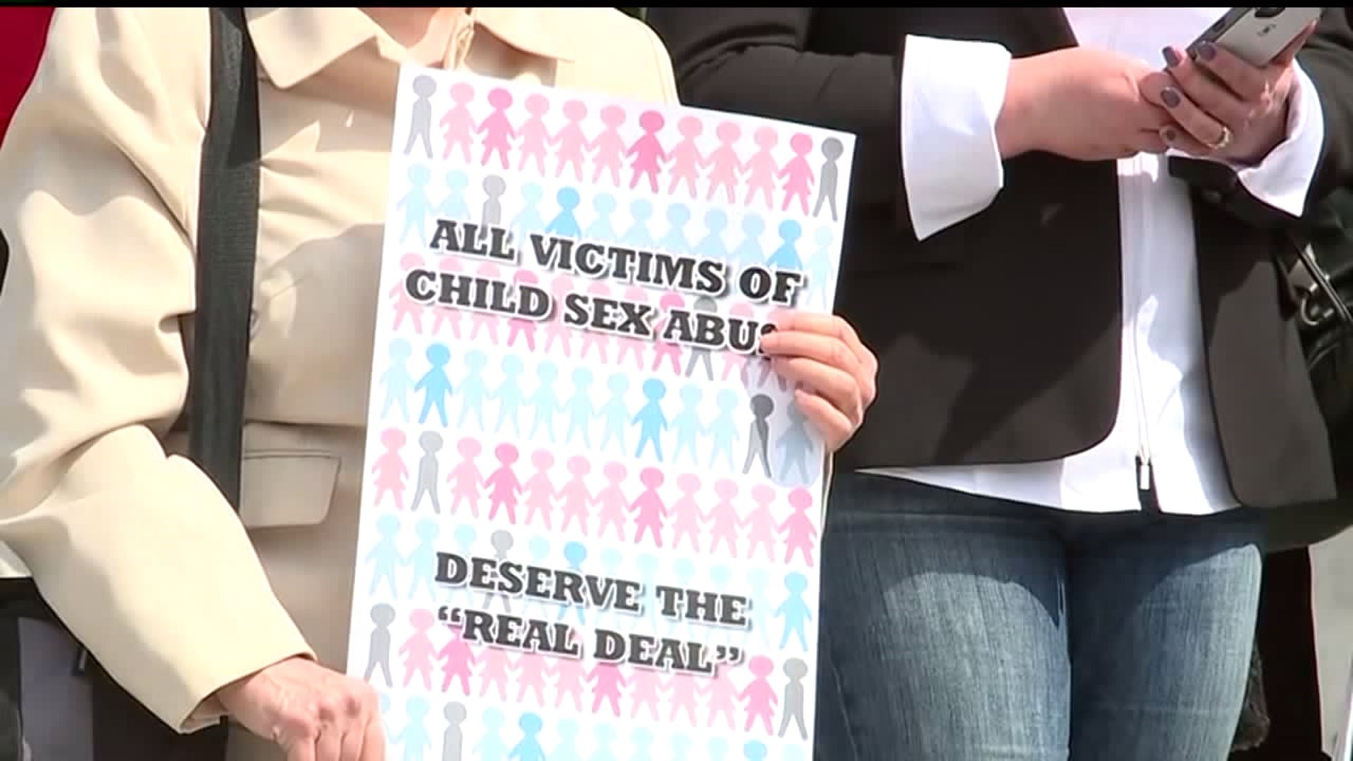 Child sex abuse victims rally at Capitol as reform bill awaits