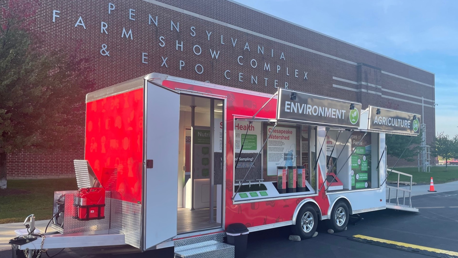 The Giant Company and the Pennsylvania Friends of Agriculture Foundation hosted an interactive learning experience for National Farmers Day.