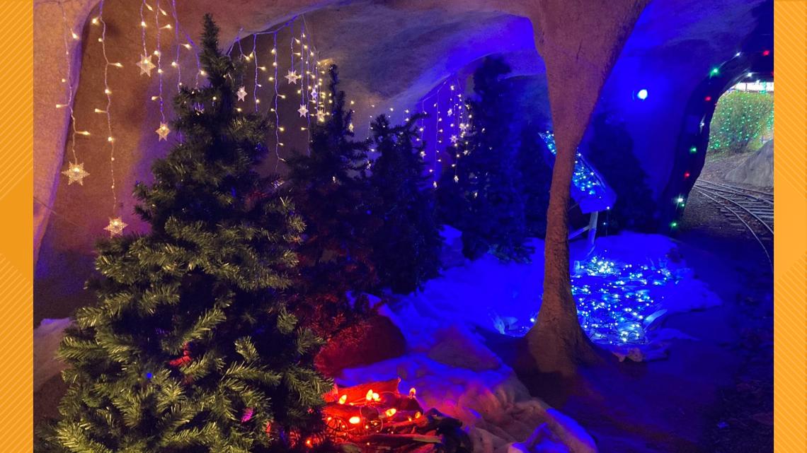 Santa Claus arrives early at Dutch Wonderland's magical holiday event this weekend