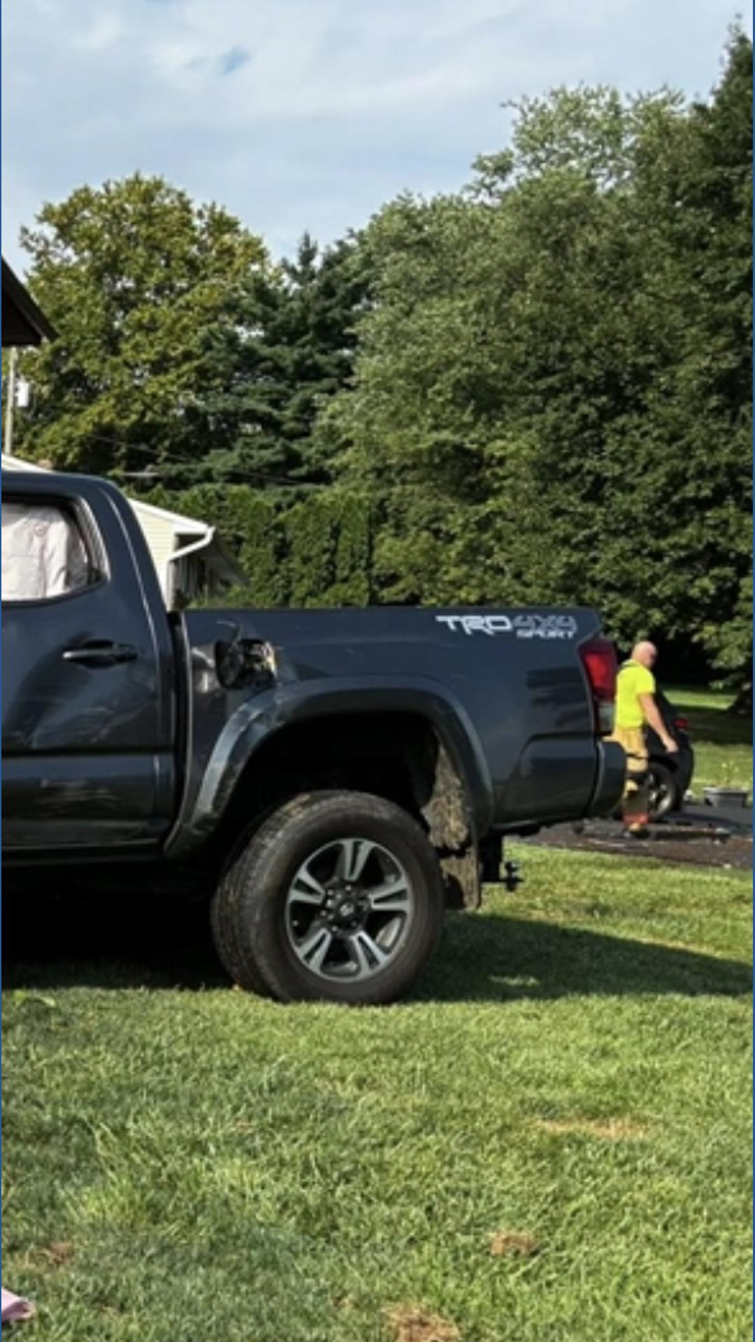 Vehicle crash in York County injures 2 people | fox43.com