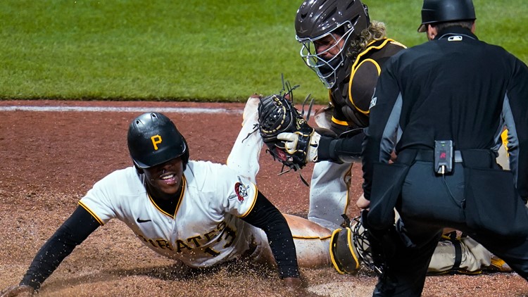 Pirates rookie Ke'Bryan Hayes called out on home run after missing