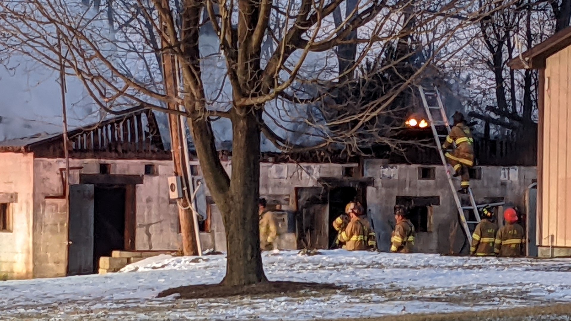 Barn suffers damage after fire in Dauphin County | fox43.com