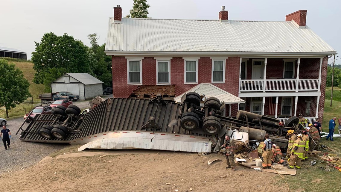 Driver injured after truck crashes into Juniata County home | fox43.com