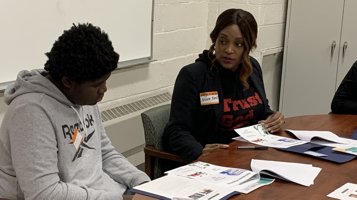 Harrisburg educator hosts financial literacy class for students and parents - Vimarsana News