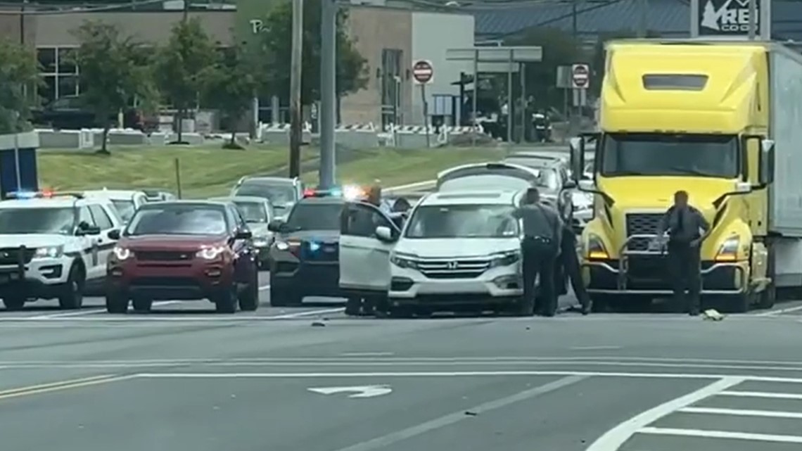 Crash closes section of Carlisle Pike - Vimarsana News