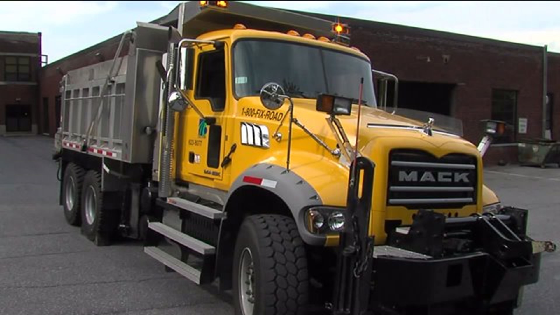 "Government that Works" tour, Governor Wolf announces expanded plow-truck tracking technology