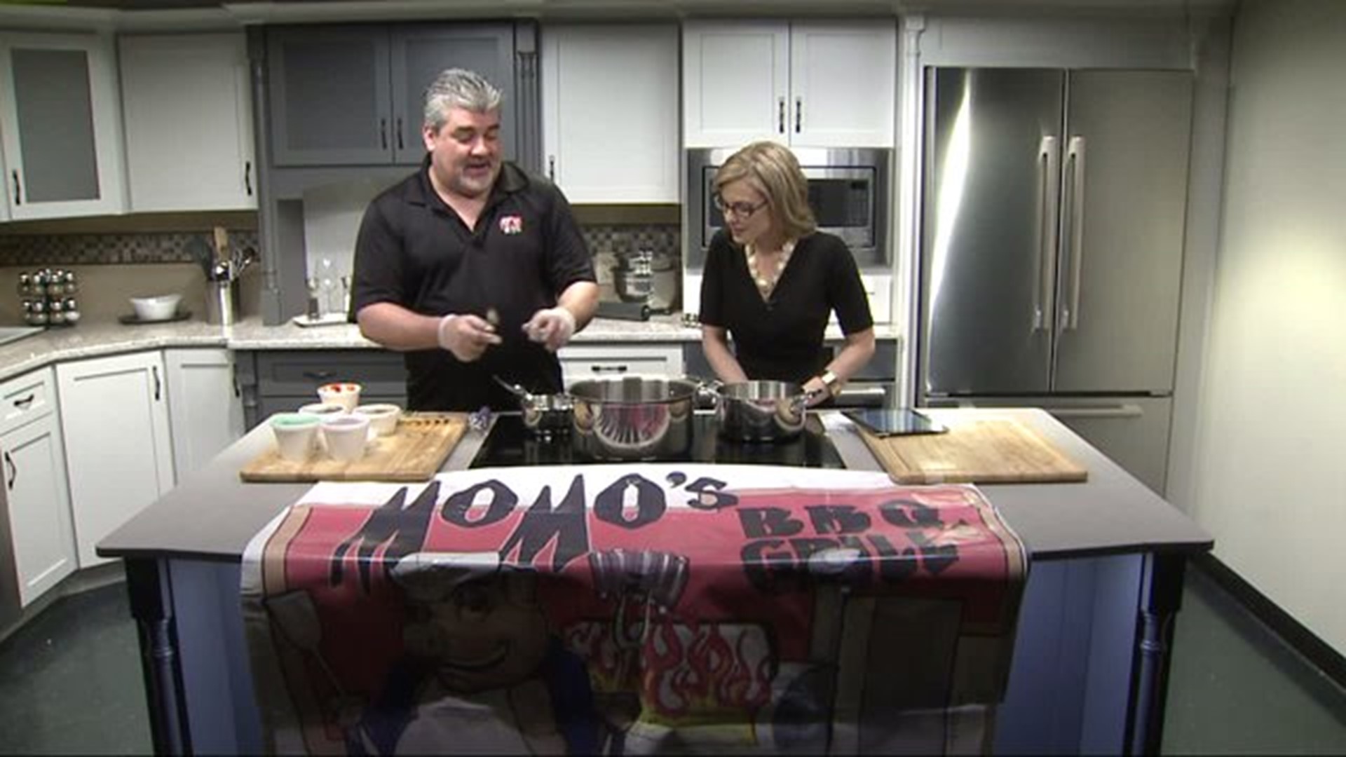MoMo`s BBQ & Grill brings sweet and spicy to the FOX43 Kitchen