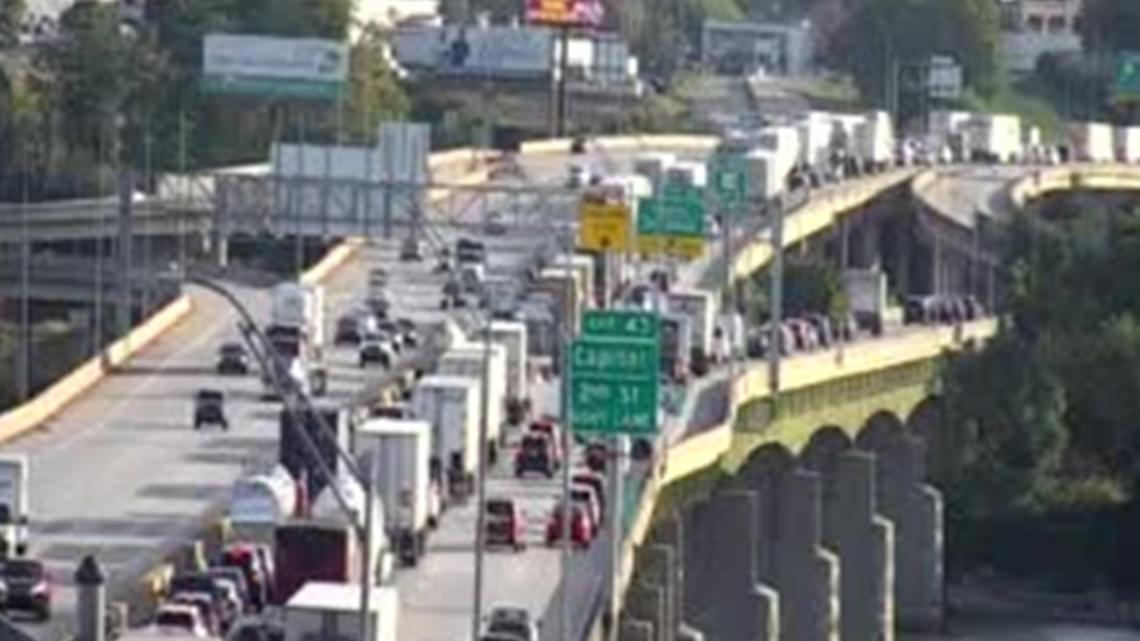 Stretch of I-83 northbound backed up in Dauphin County after crash ...
