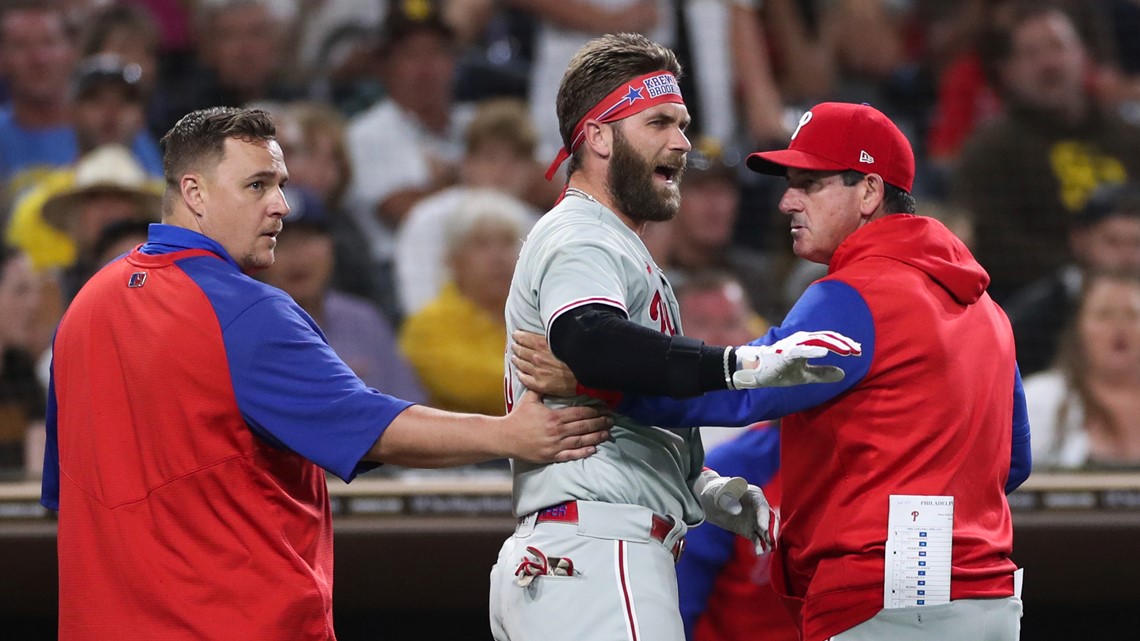 Schwarber, Hall help Phillies rout Braves 14-4