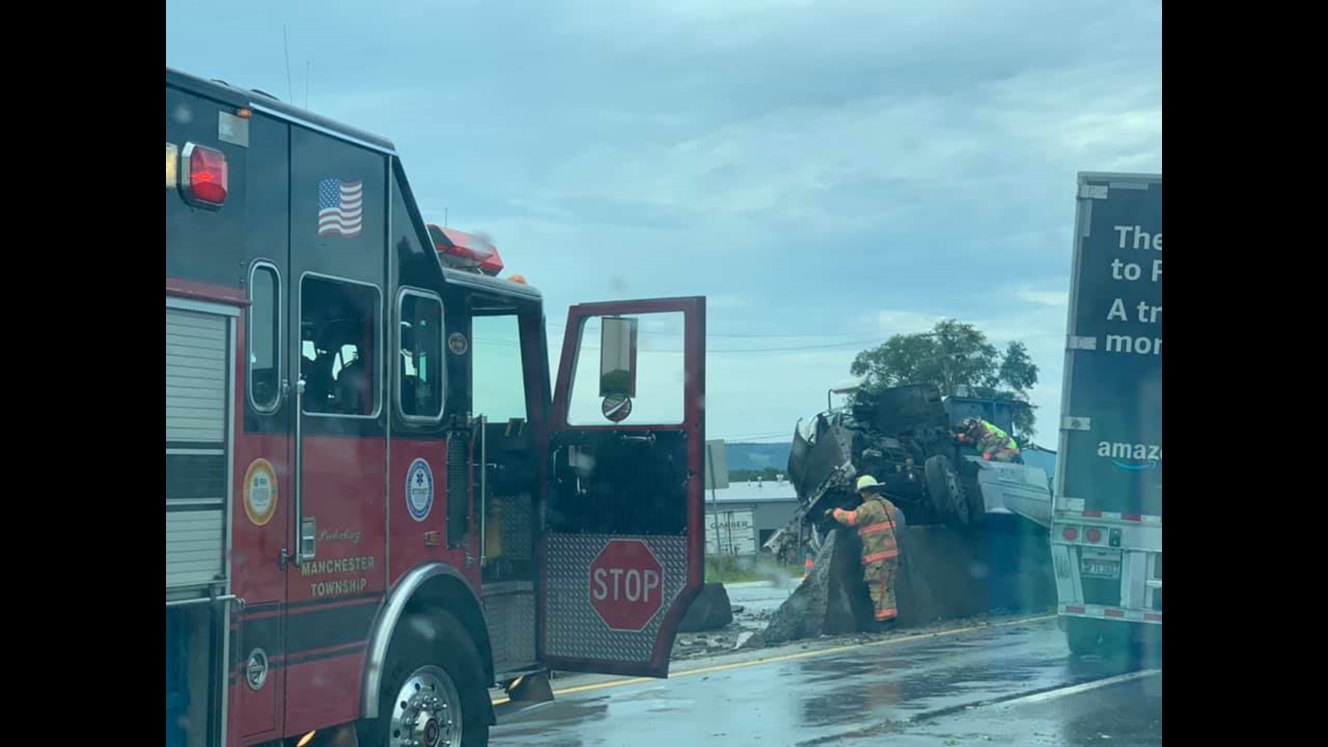 Amazon truck crash on I83 at Emigsville exit