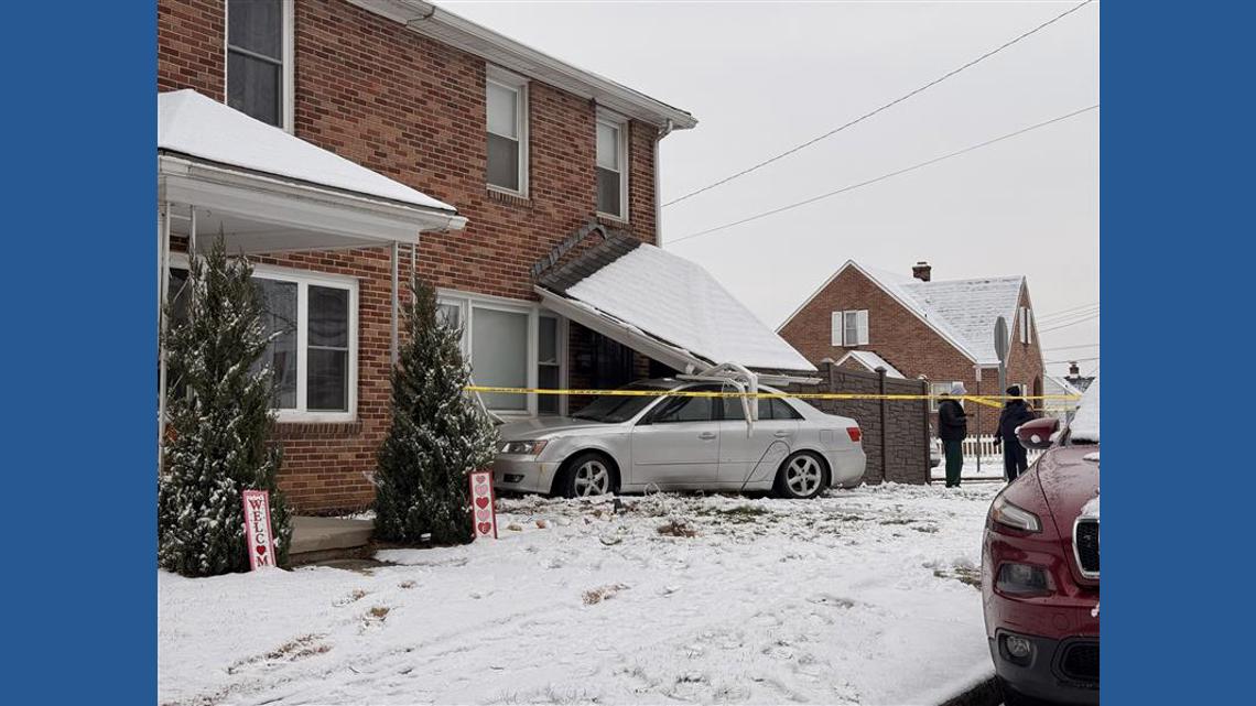 Vehicle crashes into home on Pennsylvania Ave in York City