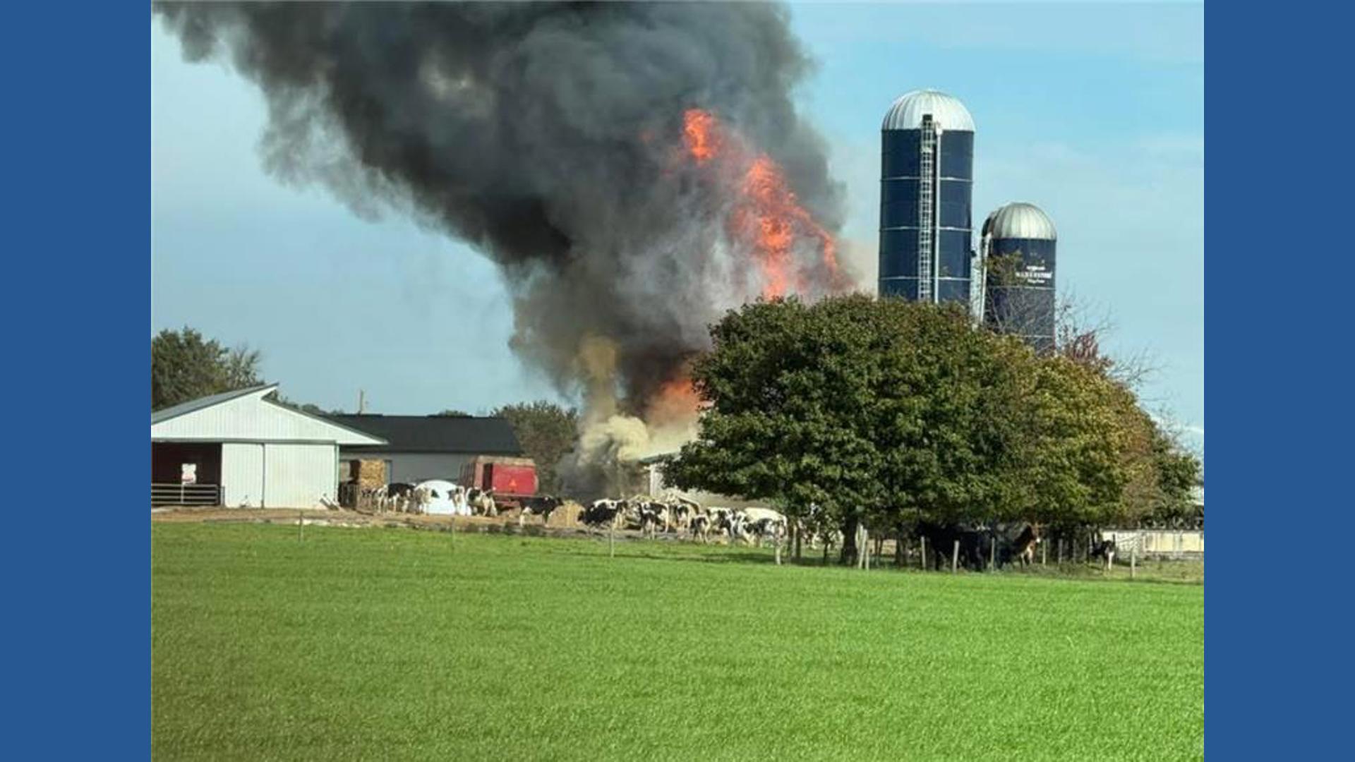 Barn fire erupts in Lancaster County | fox43.com