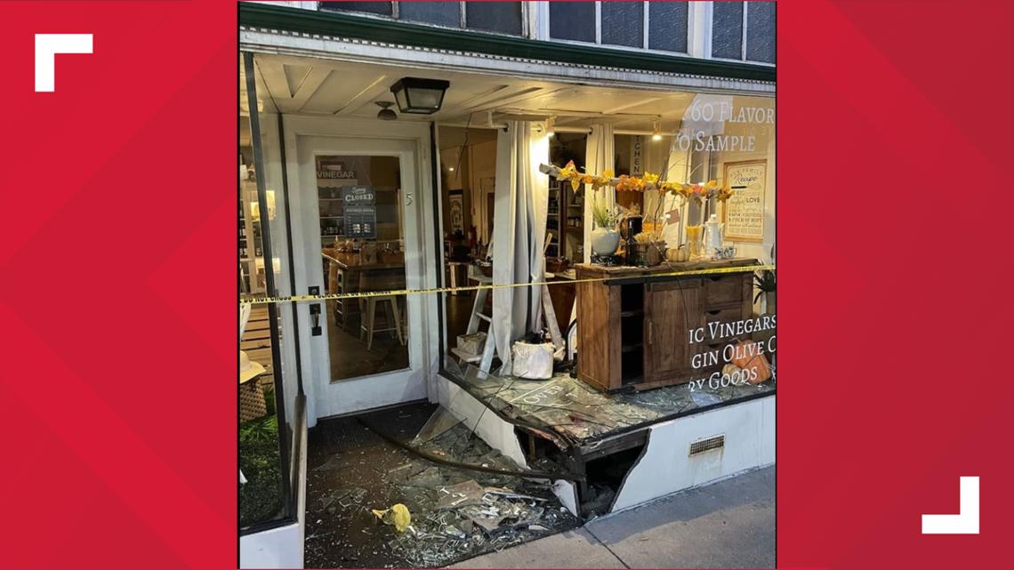 Gettysburg Olive Oil Co. damaged in vehicle crash