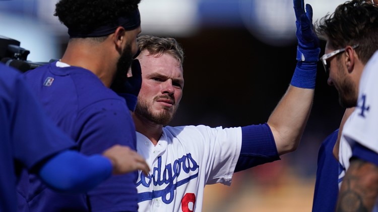 Gavin Lux gets 2-run double, Dodgers surge past Phils 5-4