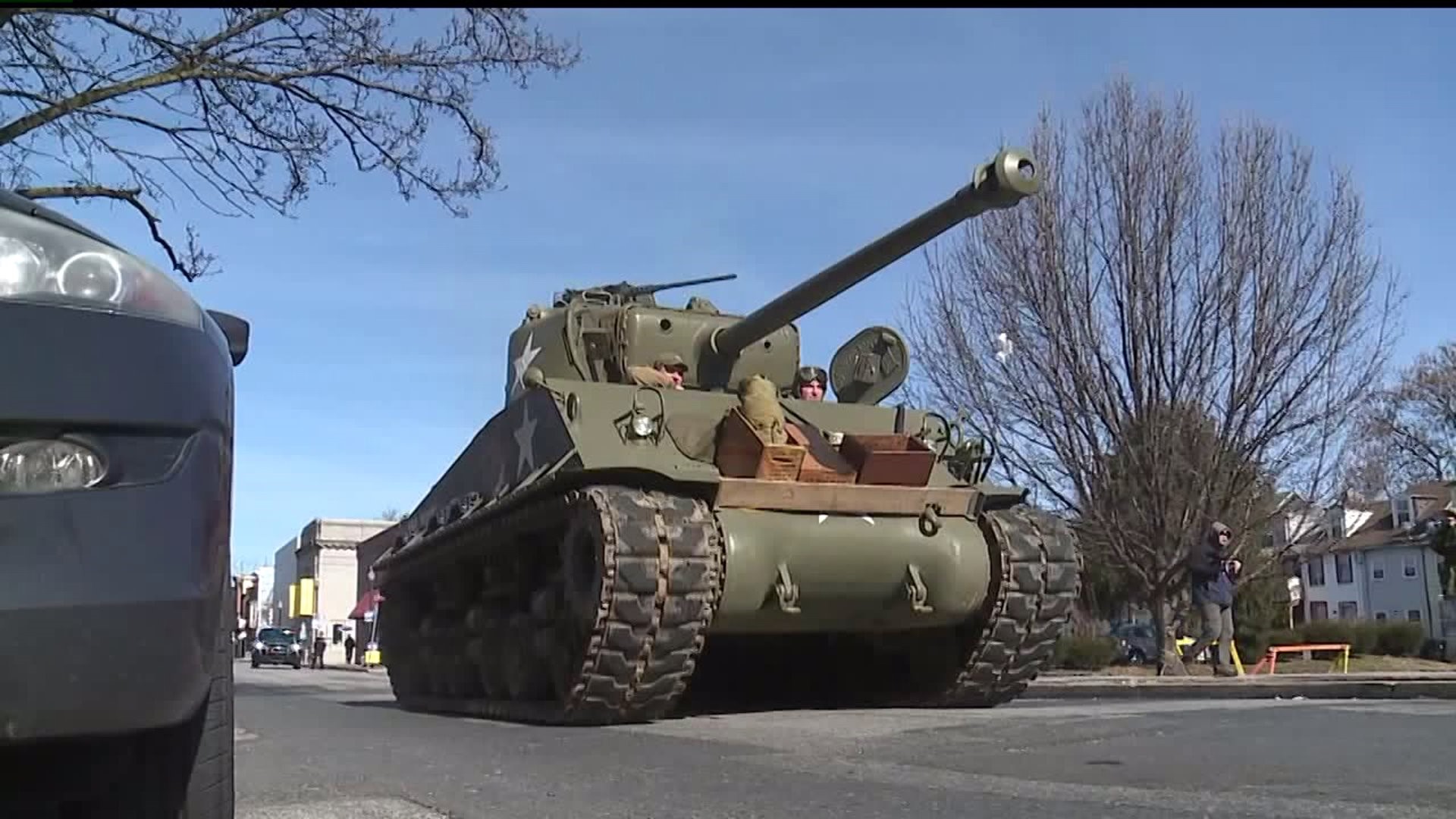 95-year-old former tank gunner honored