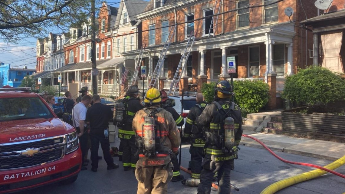 Pennsylvanian firefighter falls through skylight - Vimarsana News