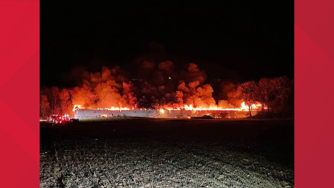 Crews respond to massive barn fire in Franklin County | fox43.com