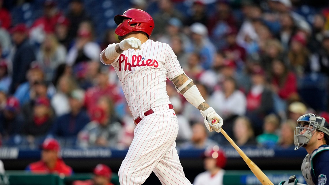 Strahm strong, Clemens' single lifts Phillies to 1-0 win