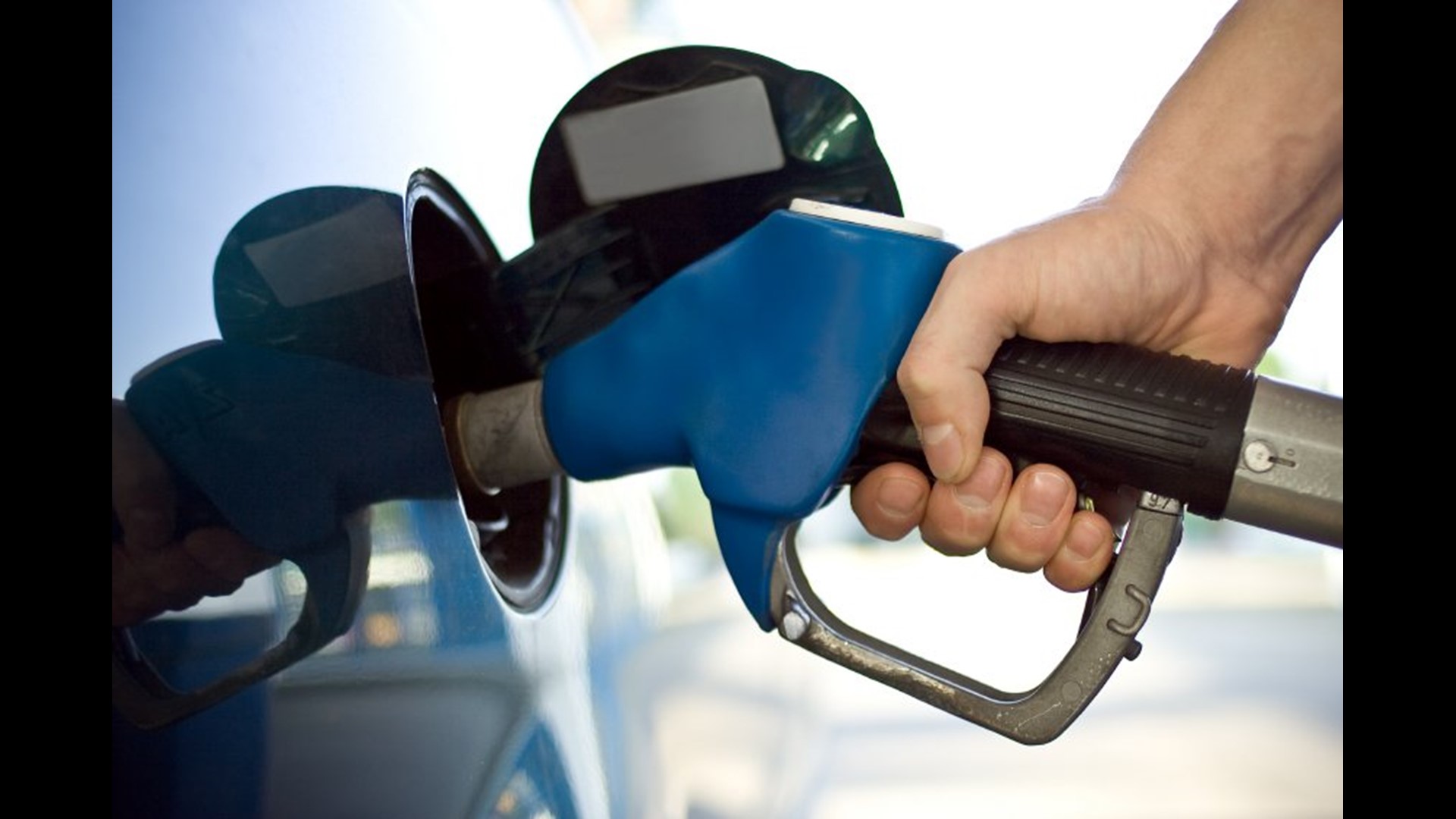 Average price of gas in Central PA continues to drop, according to