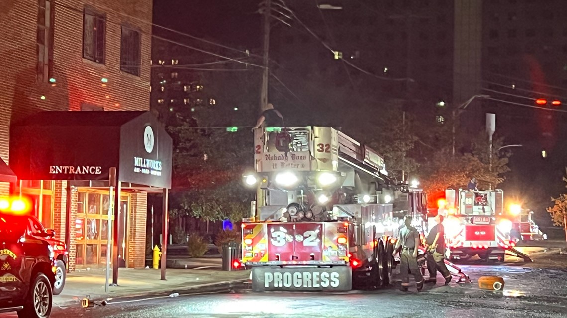 crews-battle-fire-at-harrisburg-s-broad-street-market-fox43
