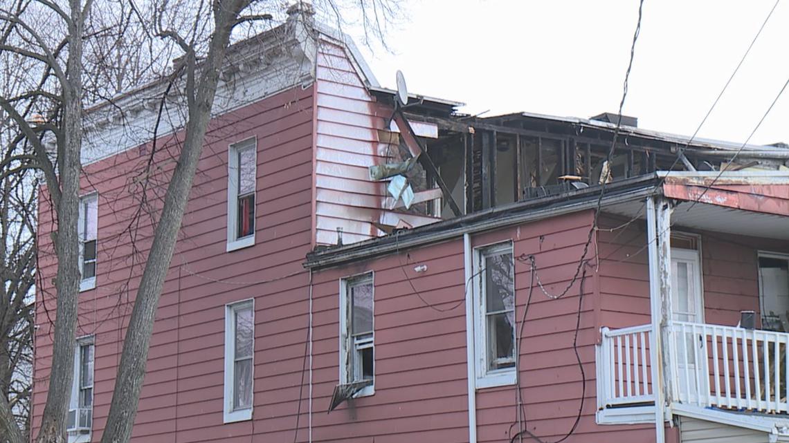 Harrisburg fire displaces residents, Red Cross steps in for aid | fox43.com
