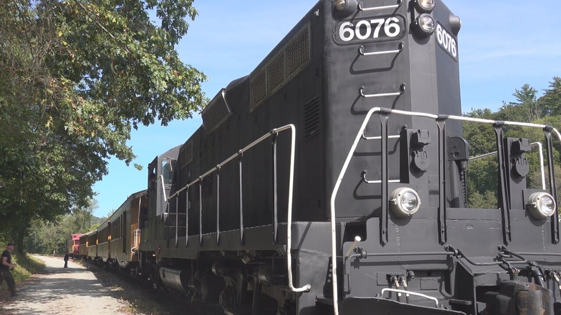 Great Smoky Mountain Railway Switching Action on 6/1/25