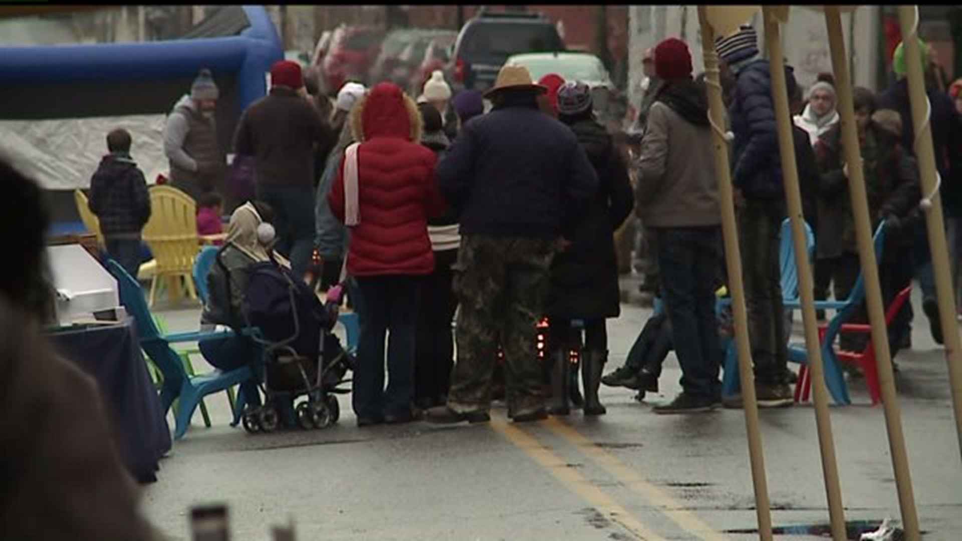 Crowds pack the annual festiv-ice event