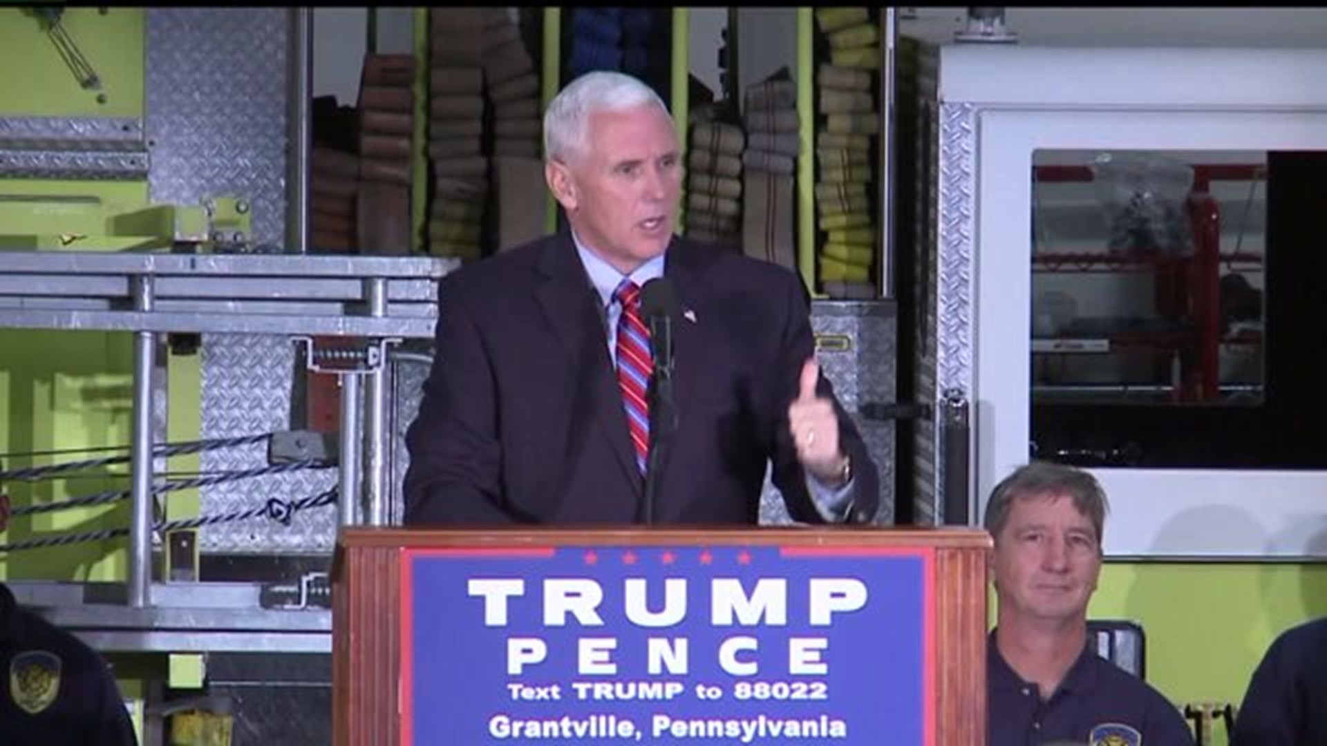 Gov. Mike Pence rallies in Central Pa. with election less than month away