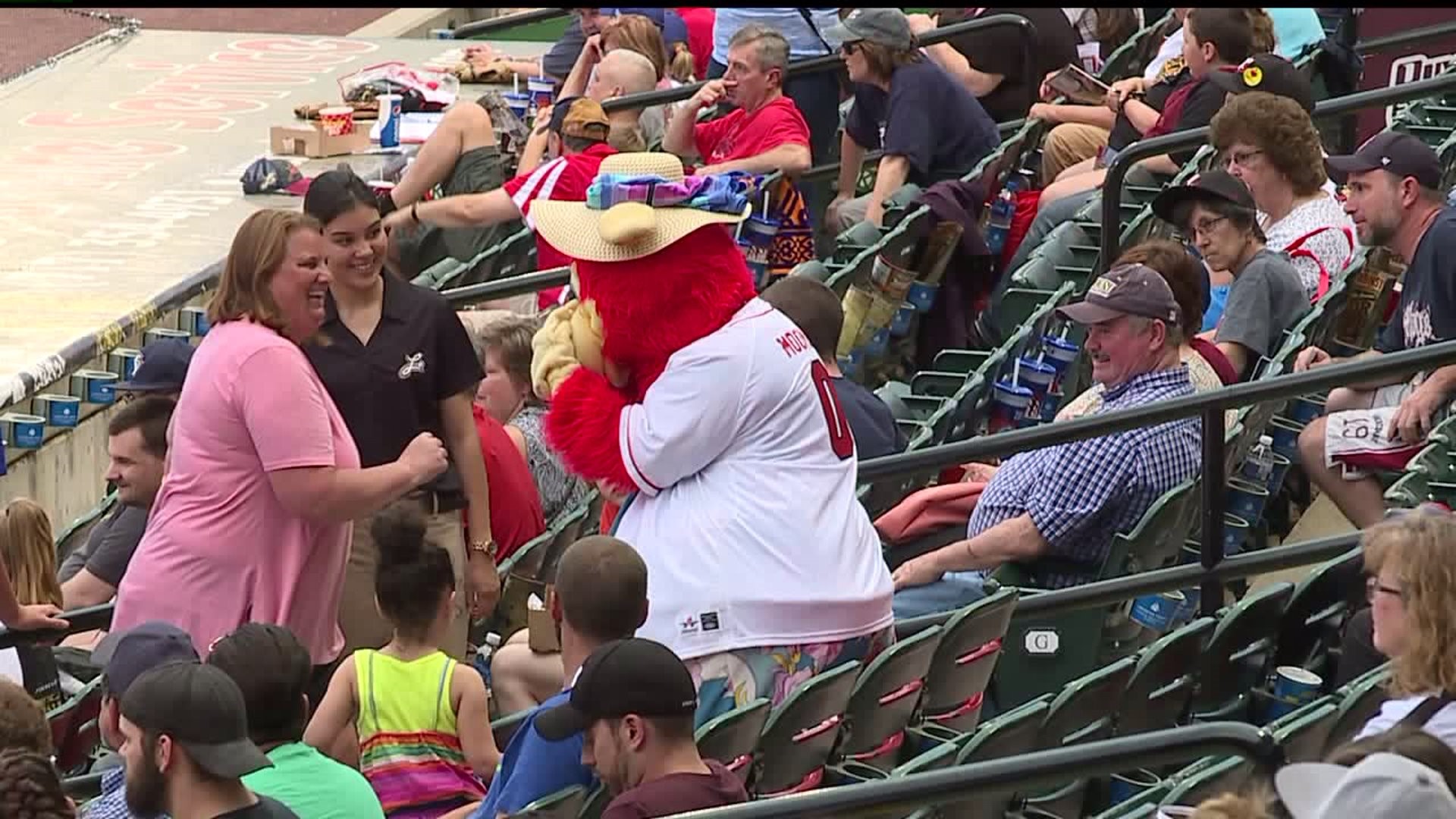 Lancaster Barnstormers will attempt to break world record of most first pitches thrown by fans