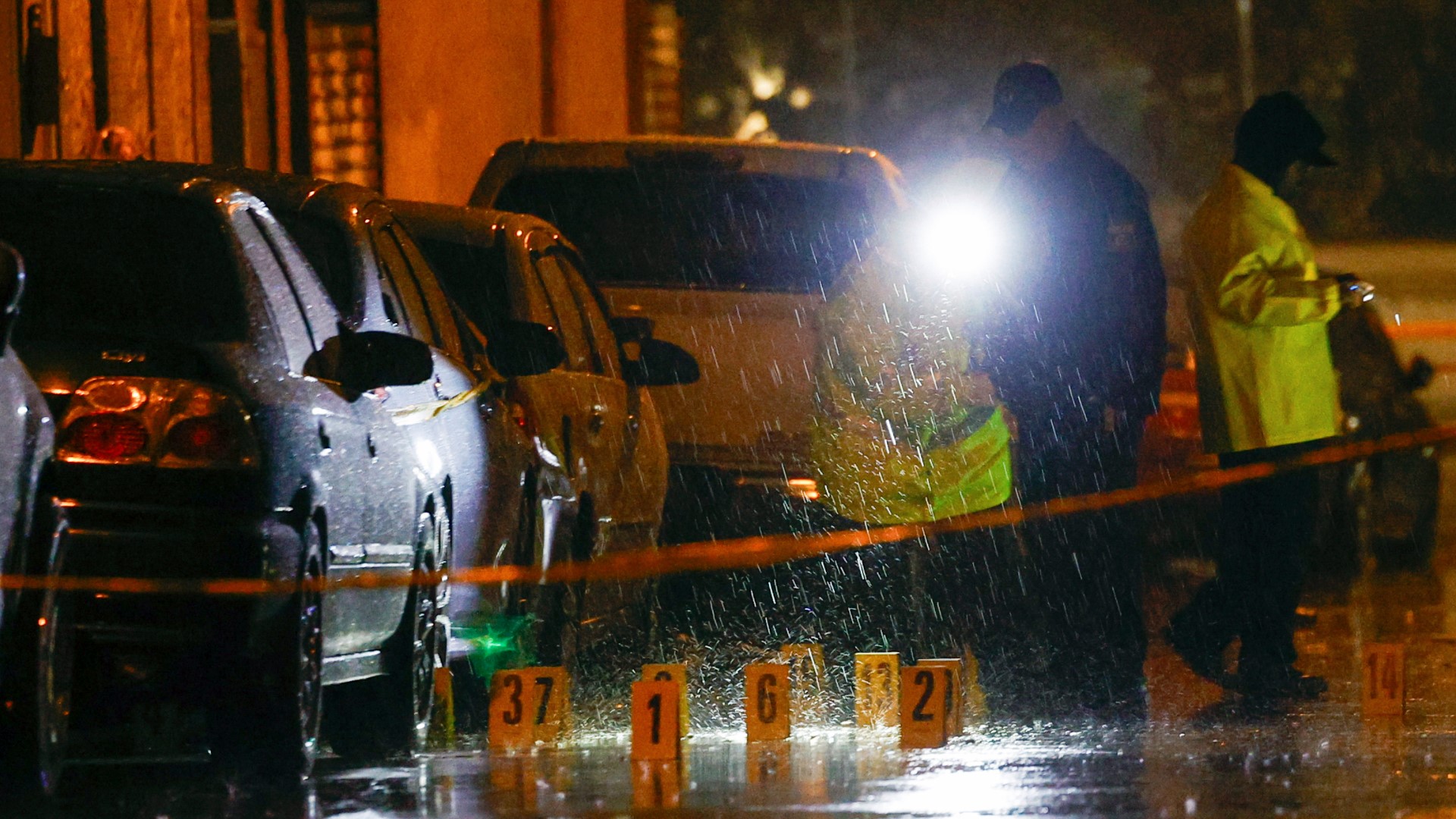 Some 70 bullets fired in Philadelphia shooting that killed 2 | fox43.com