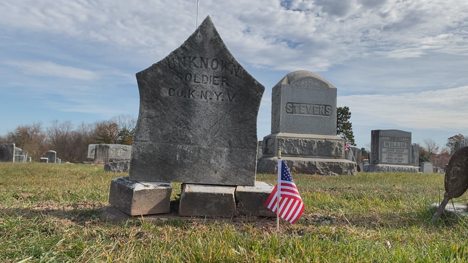 A local history buff needs help identifying an unknown civil war soldier buried in York County.