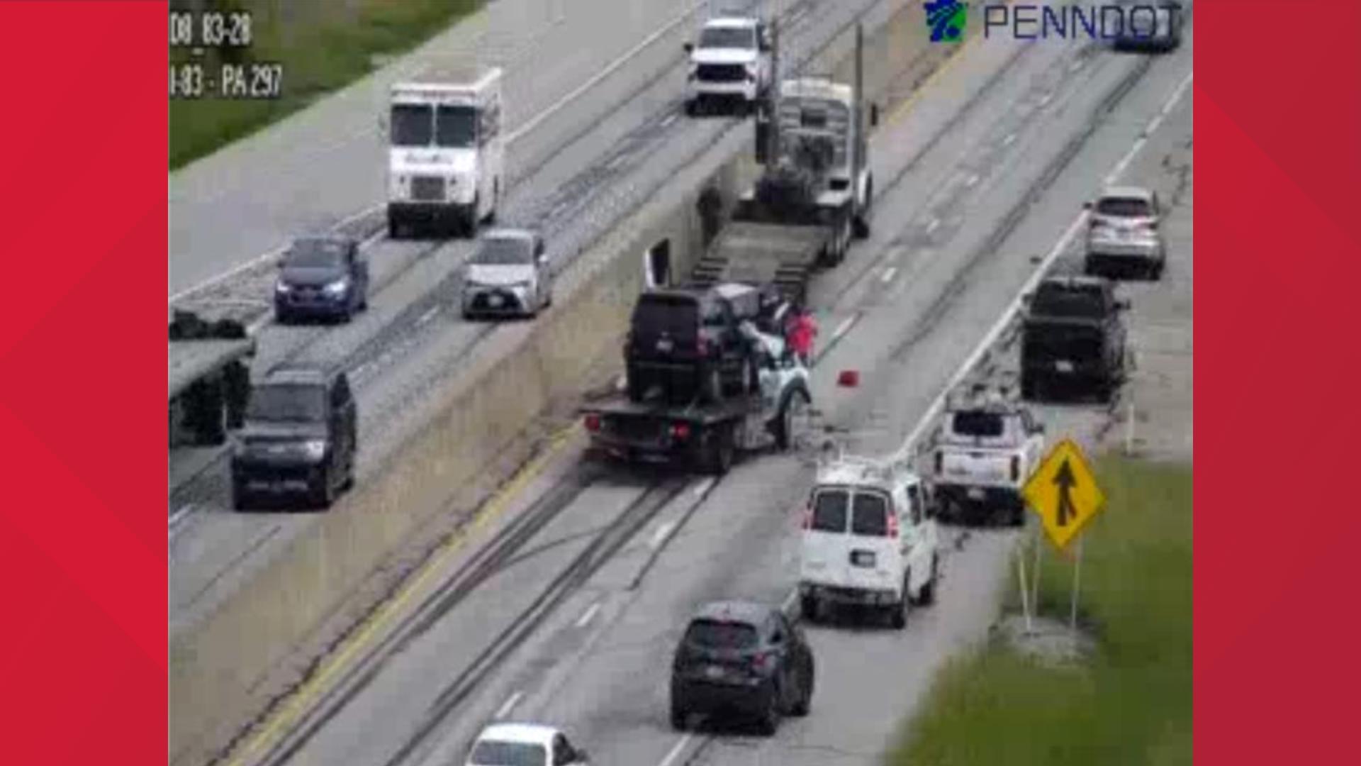Stretch of I-83 closed after vehicle crash in York County | fox43.com