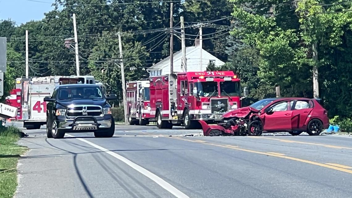 Person trapped in York County crash on Lincoln Highway | fox43.com
