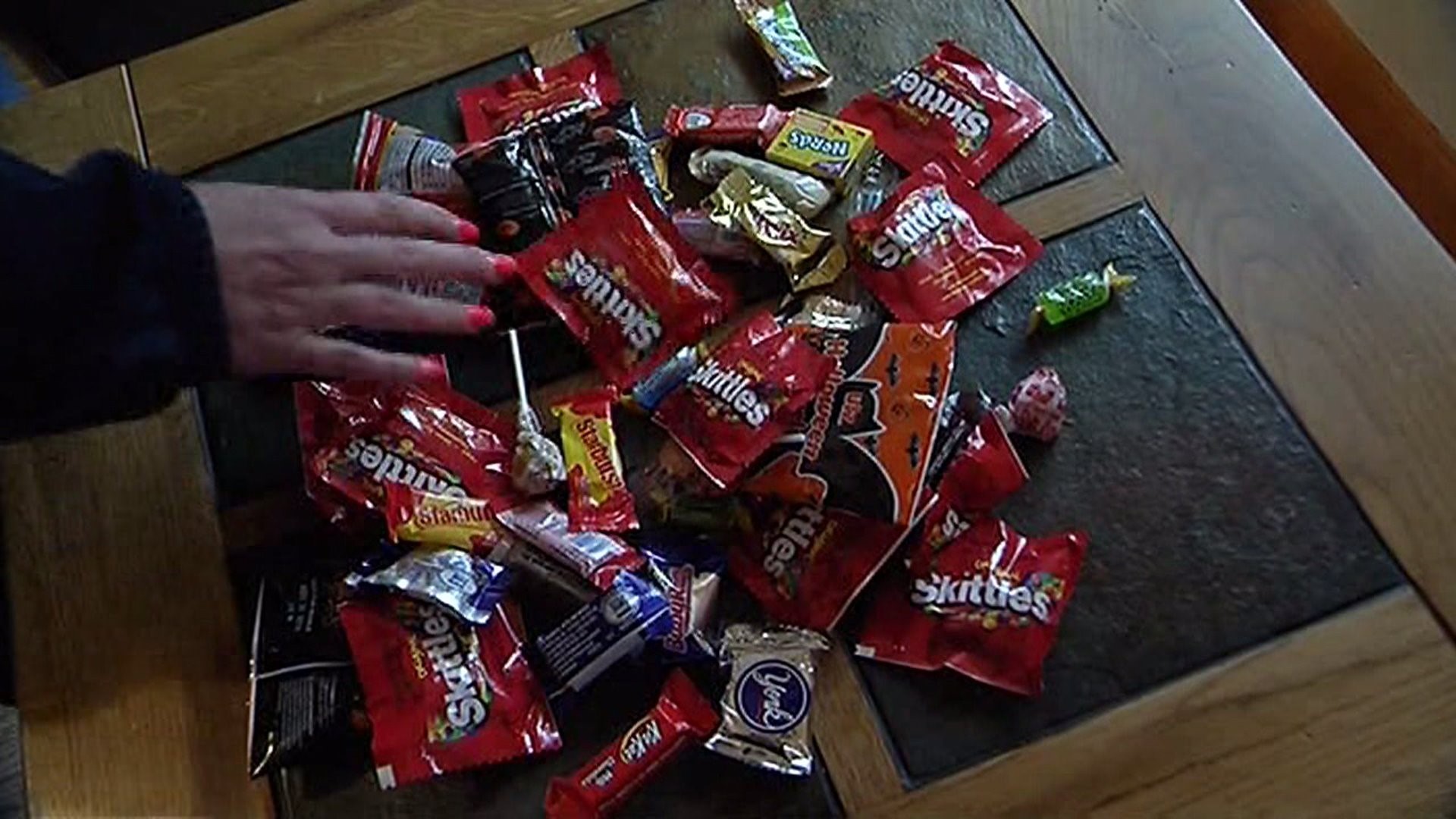 PA boy finds razor blade in Halloween candy
