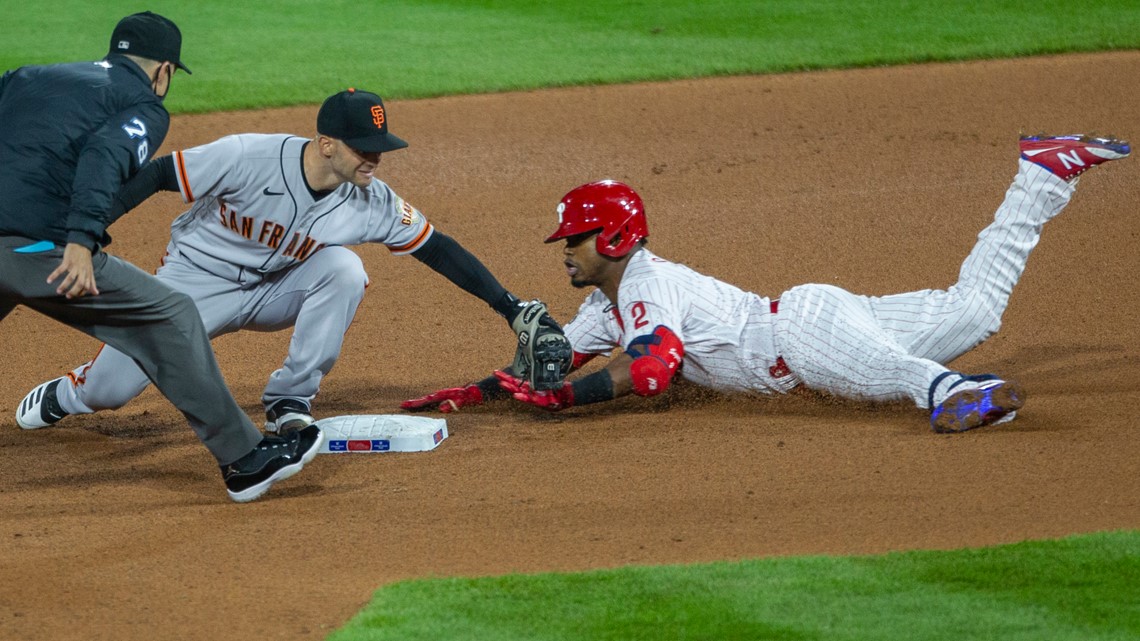 Belt, Gausman lead Giants and Kapler over Phillies 2-0