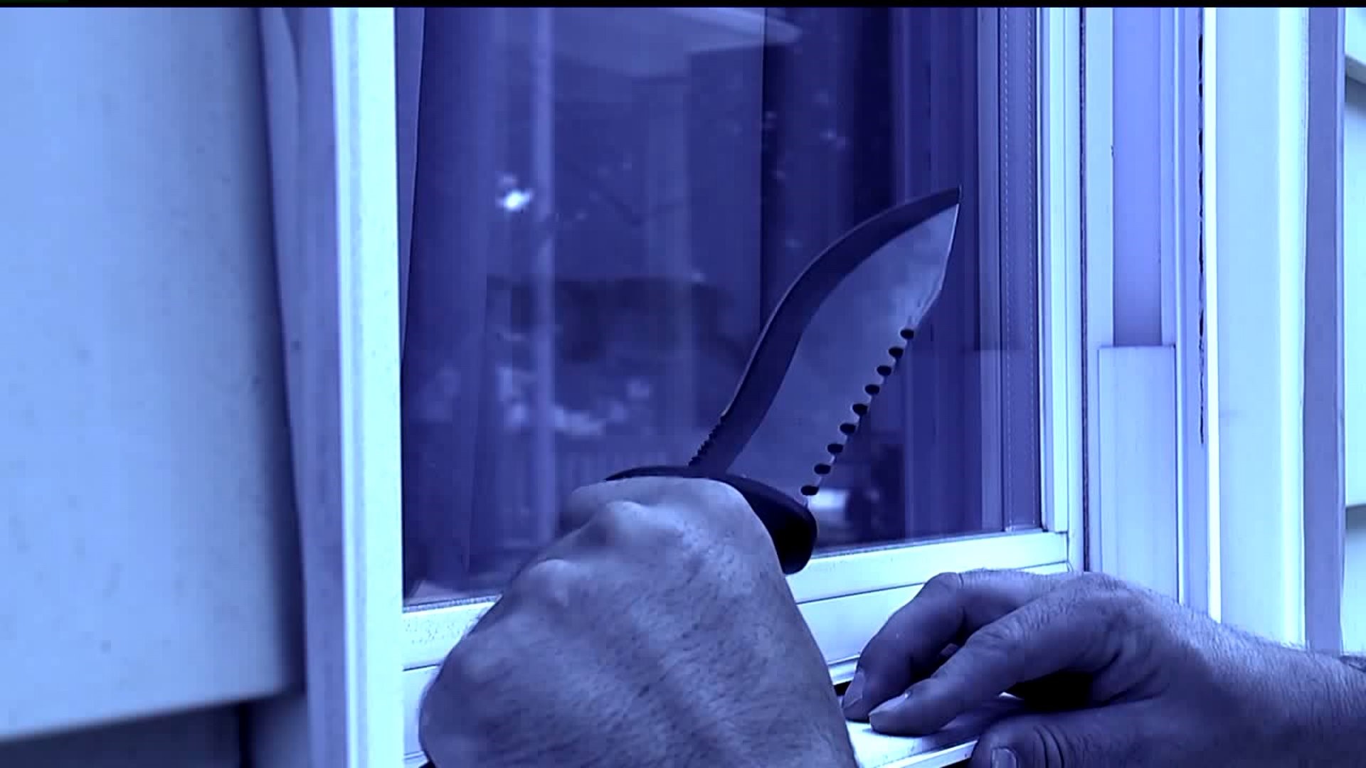 Neighbors react to knife wielding Peeping Tom