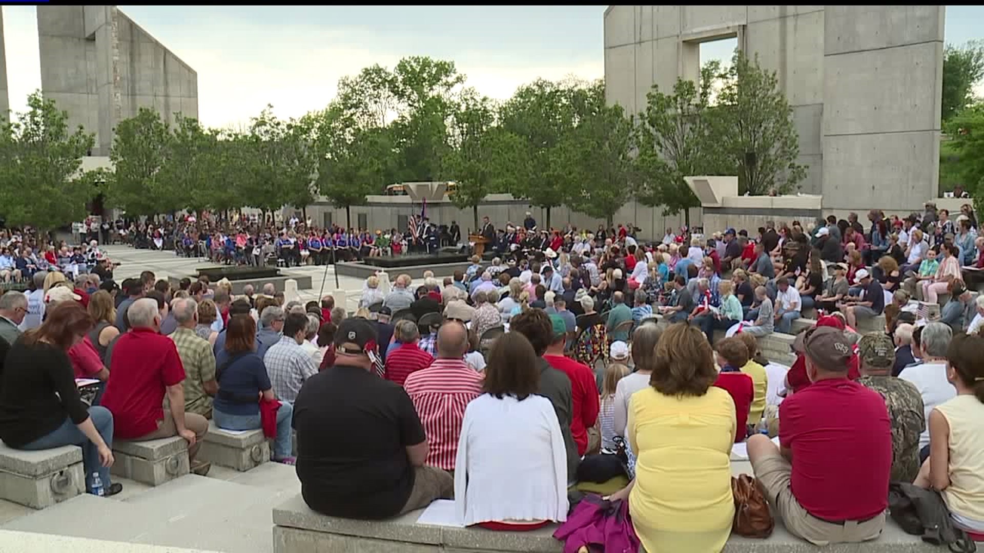 Thousands come out to Indiantown Gap National Cemetery to honor the fallen