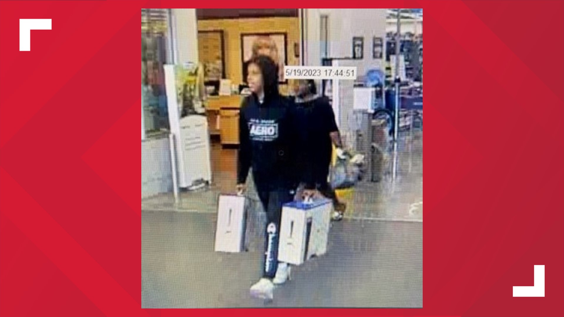 Police searching for PlayStation theft suspects | fox43.com